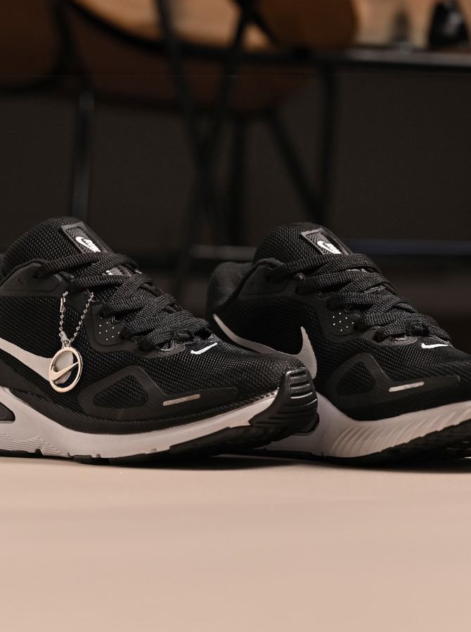 NIKE STRUCTURE BLACK