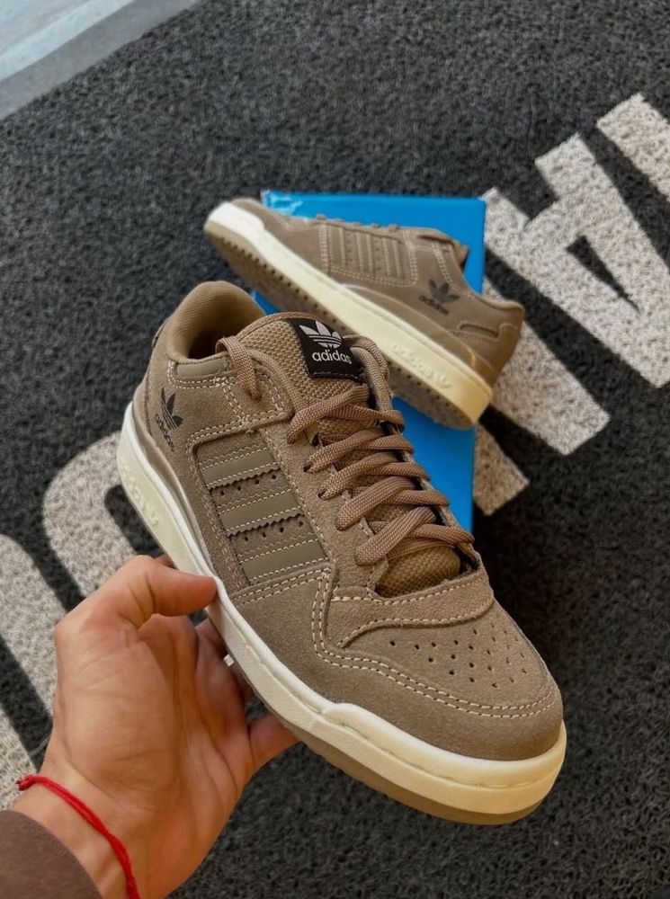 FORUM BROWN