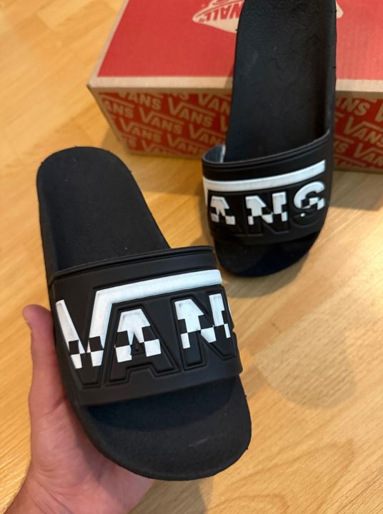 VANS NEGRAS CON BLANCO