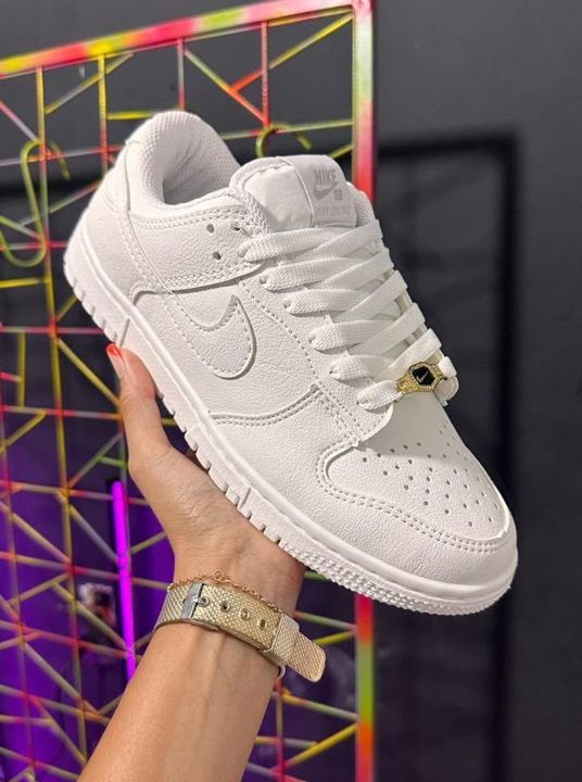 SB DUNK LOW TOTAL WHITE