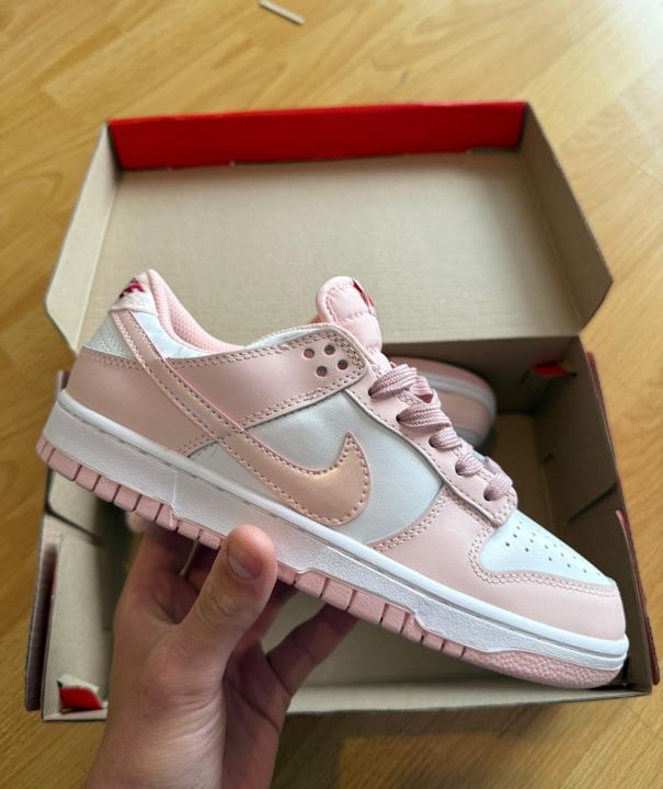 DUNK  LOW PINK VELVET