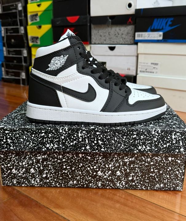RETRO 1 PANDA