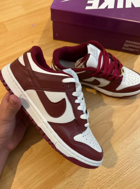 NIKE DUNK BORDO