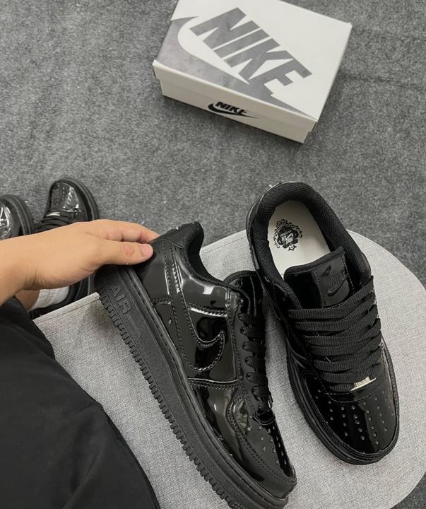 AIR FORCE TOTAL BLACK CHAROL