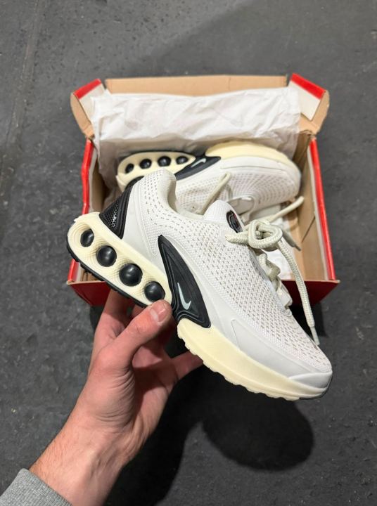 NIKE DN