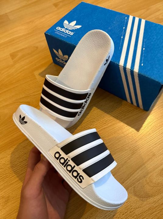 ADIDAS BLANCA CON NEGRO