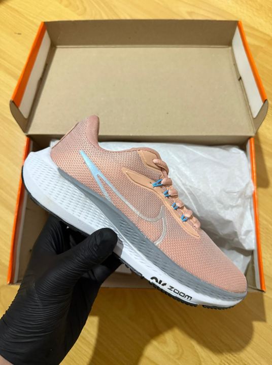 ZOOM ROSA