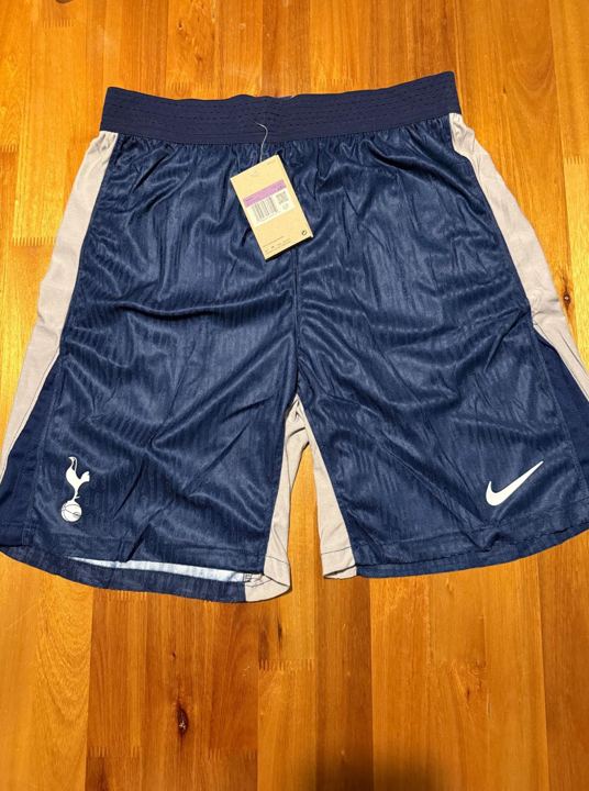 SHORT TOTTENHAM