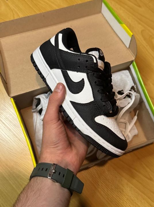 NIKE DUNK PANDA